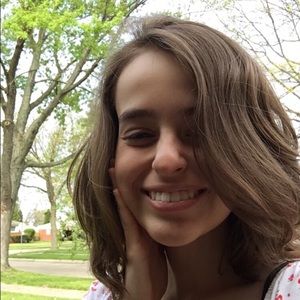 Meet your Posher, Olivia